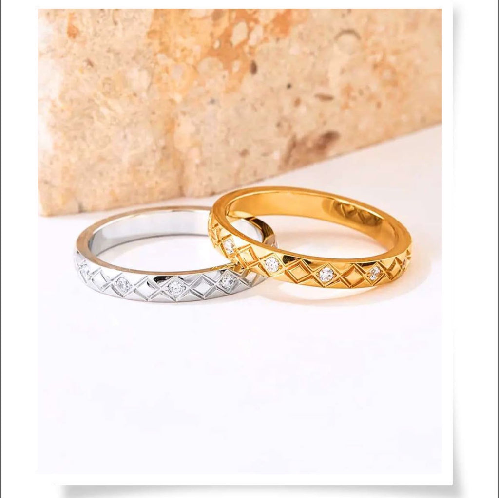 Nitya Band Ring