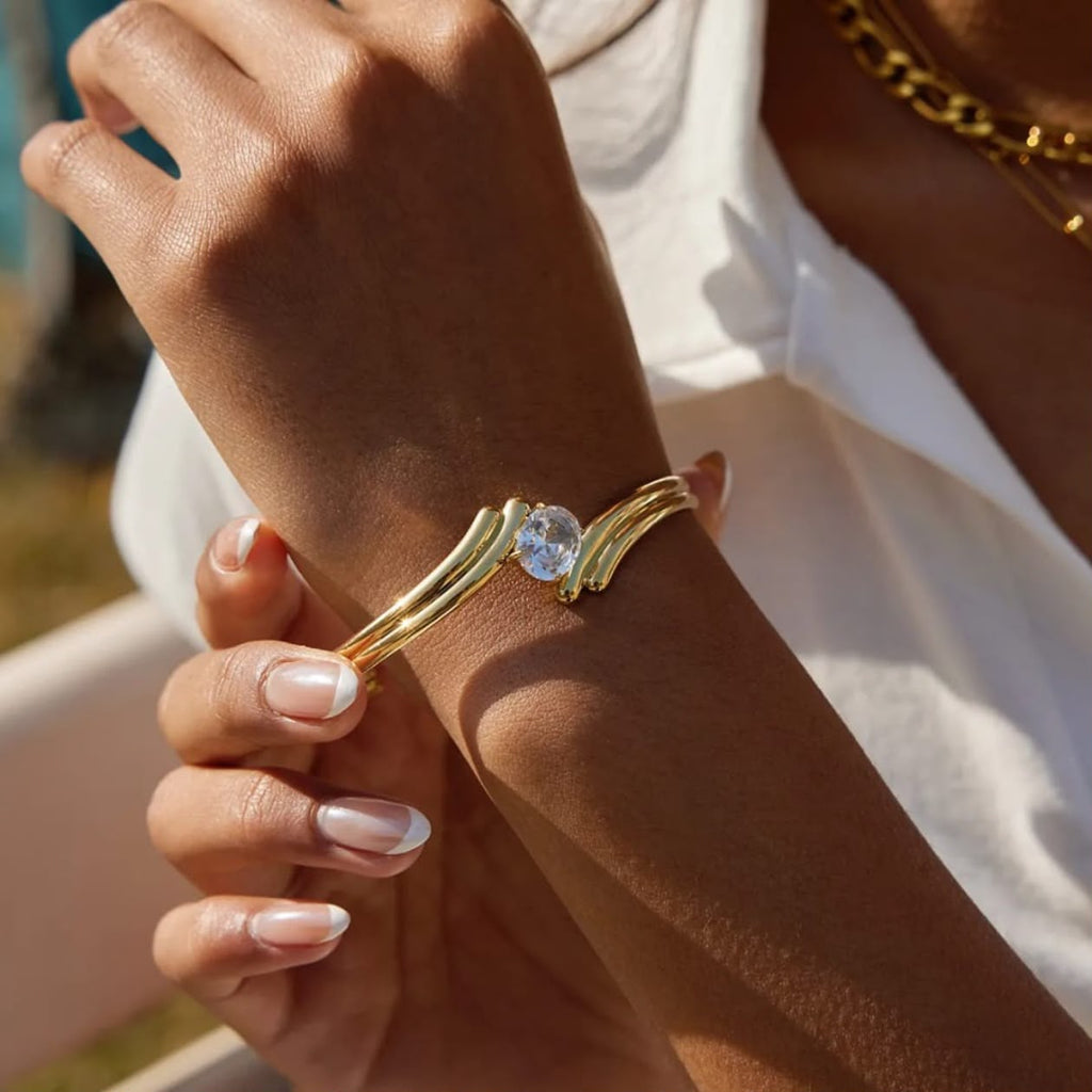 Aarunya Solitaire Cuff