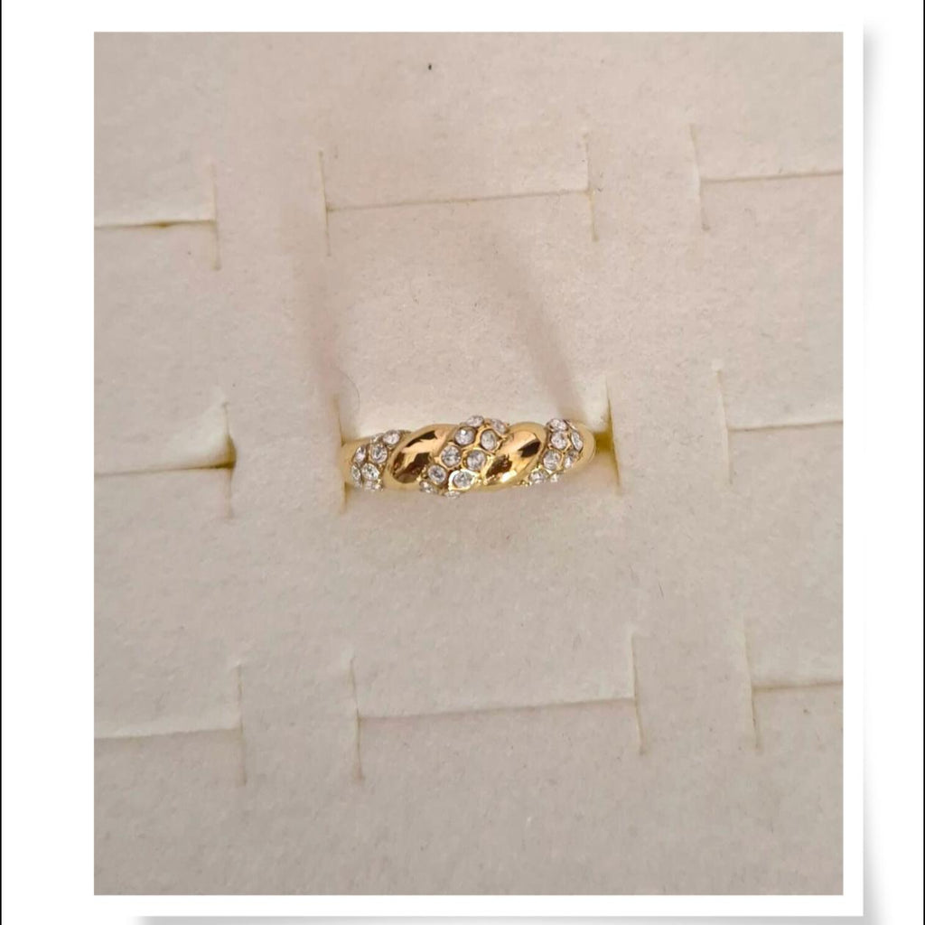 Élan Knot Ring