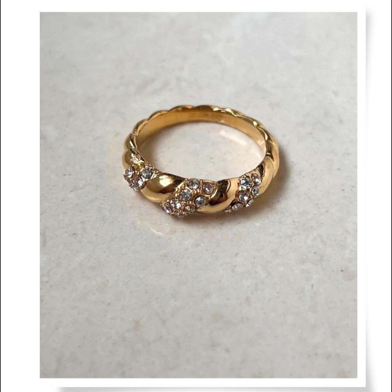 Élan Knot Ring