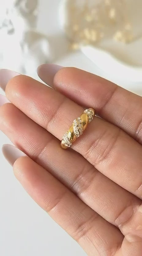 Élan Knot Ring